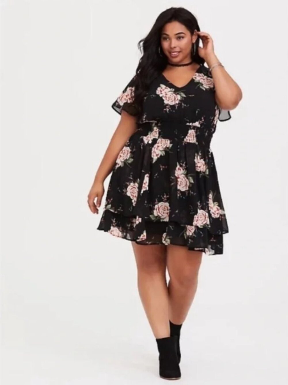 𝅺TORRID Black floral smocked georgette dress Size 0 Large